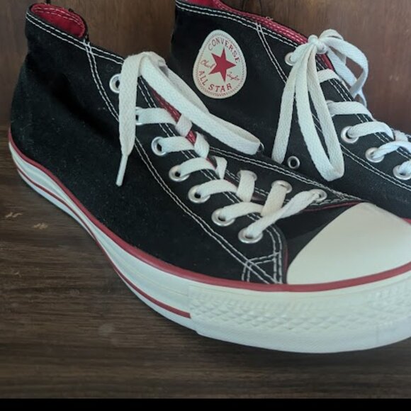 Barely Worn Black Converse with Red Trim Size 10 - Picture 4 of 6
